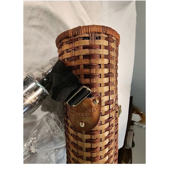 Vintage Grey Goose Vodka Picnic Basket  Set Martini Glasses and Shaker - Picture 8 of 9